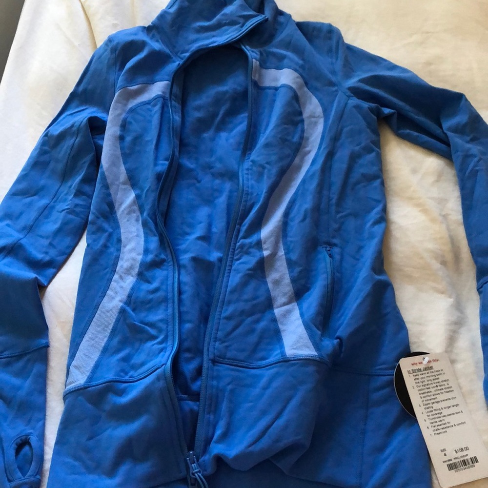 Lulu zip up WITH TAGS